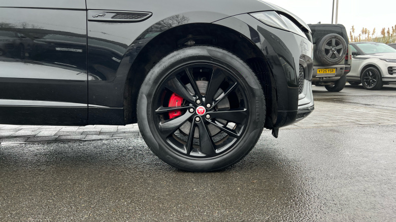 Jaguar F-Pace 2.0 D200 R-Dynamic Black 5dr Auto AWD Diesel Estate